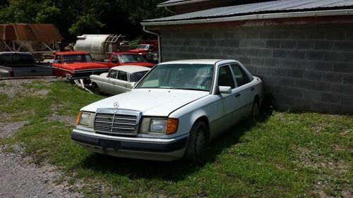 1992 mercedes-benz 300d 2.5 sedan 4-door 2.5l