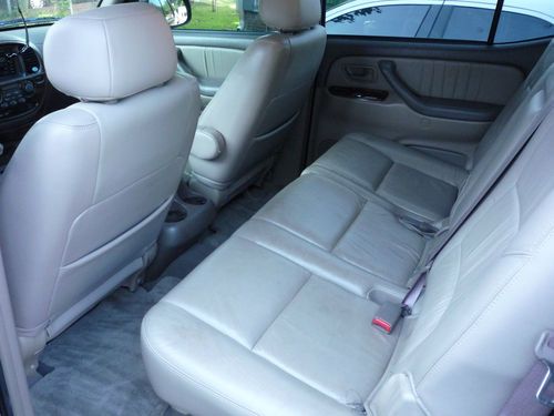 2002 Toyota Sequoia Limited Sport Utility 4-Door 4.7L, image 8
