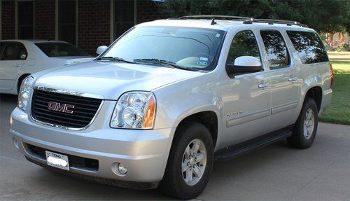 2013 gmc yukon xl 1500 slt 29,500 miles