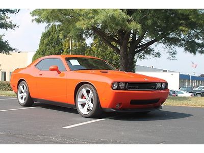 2008 dodge challenger srt8