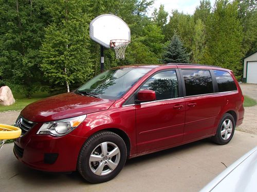 2011 volkswagen routan sel premium mini passenger van 4-door 3.6l