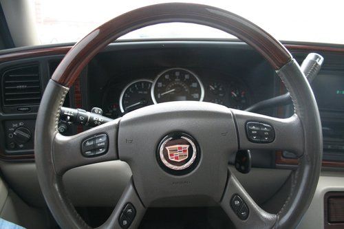 2004 Cadillac Escalade - New Transmission and Brakes! Custom trim and wheels!, image 4