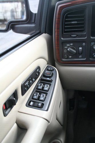 2004 Cadillac Escalade - New Transmission and Brakes! Custom trim and wheels!, image 5