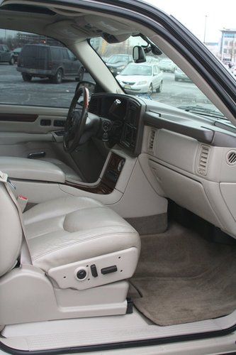 2004 Cadillac Escalade - New Transmission and Brakes! Custom trim and wheels!, image 11