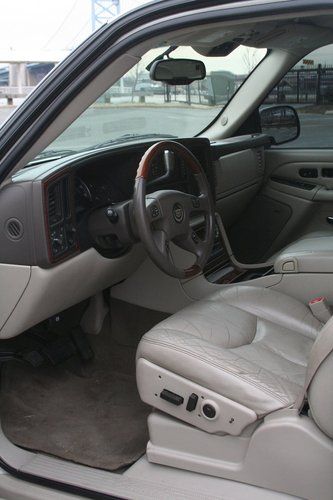 2004 Cadillac Escalade - New Transmission and Brakes! Custom trim and wheels!, image 19