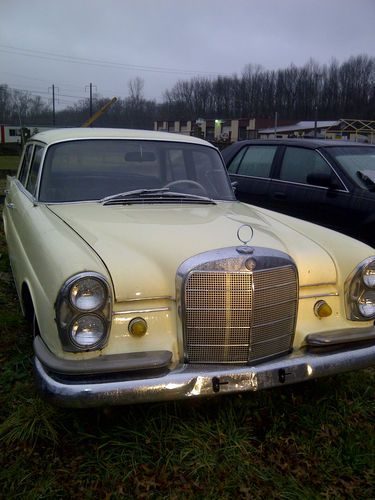 1965 mercedes benz 220 series- 4 door, manual shift