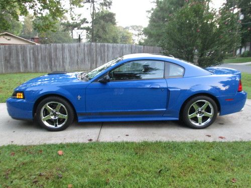 2003 ford mustang mach 1