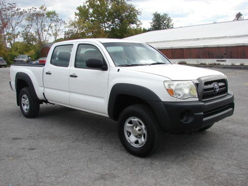 Extra low miles ! clean truck ! save thousands $$$ v6 auto pwr wd lk mr cold ac