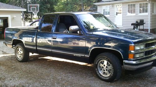 Excellent truck.  blue body, ext. cab. clean clean clean