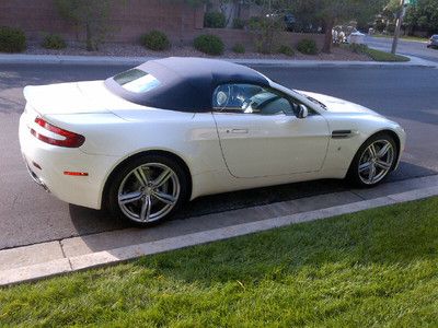 2009 aston v8 vantage sportshift 1-owner stratus white perfect condition