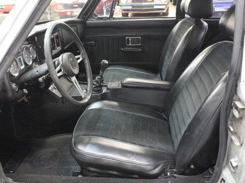 GORGEOUS SILVER GT COUPE, ONLY 42,479 ACTUAL MILES, CLEAN INSIDE AND OUT!, US $12,995.00, image 3