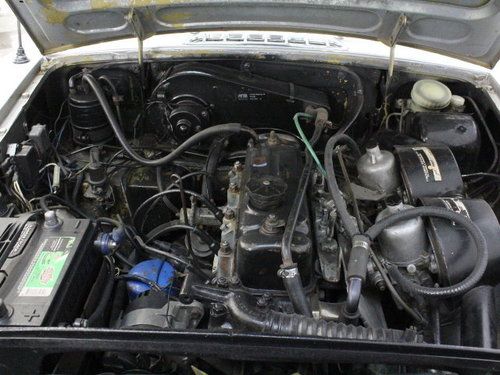 GORGEOUS SILVER GT COUPE, ONLY 42,479 ACTUAL MILES, CLEAN INSIDE AND OUT!, US $12,995.00, image 4