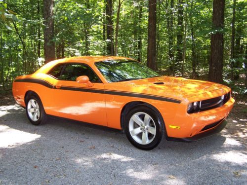 2012 dodge challenger with new car smell and warranty...beautiful!