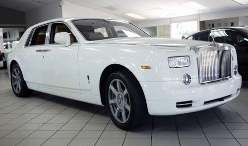 Msrp $418k theater lounge seat 21 whls cameras 8k miles pristine