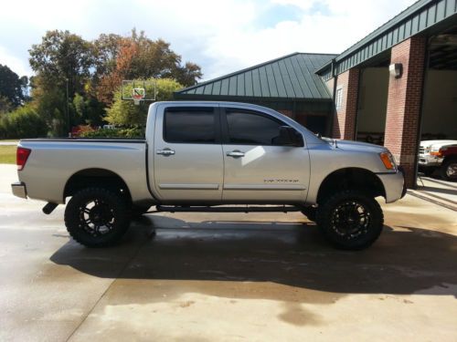 Loaded 2008 nissan titan se crew cab 4x4