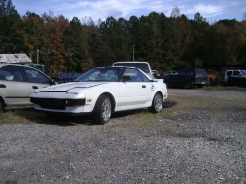 1985 toyota mr2 , project or part&#039;s car, drift , rally, or park it in an alley!