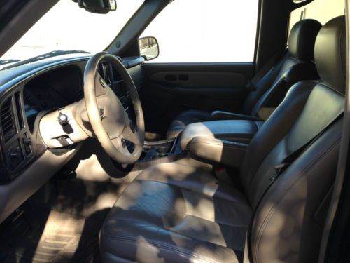 2004 GMC Yukon Denali, image 5