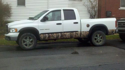 2005 dodge ram 1500 quad cab with camo extras