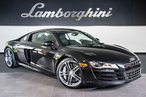 172k msrp+6-speed man+carbon fiber interior+carbon ceramic brks+only 1800 miles!