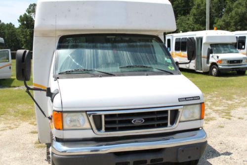 2005 Ford goshen coach