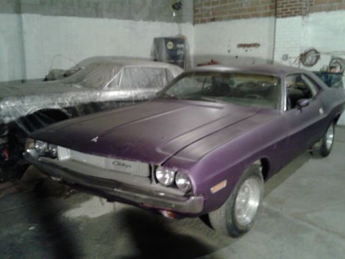 1970 dodge challenger purple, running project.