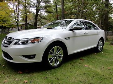 2010 ford taurus limited sedan 4-door 3.5l awd excellent adult driven no reserve