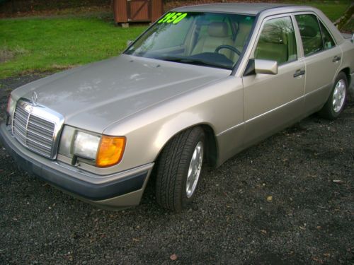 1992 mercedes-benz 400e base sedan 4-door 4.2l low miles beautiful car in &amp; out