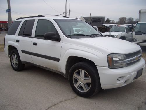 2005 chevy trailblazer ls 4x4 own owner fleet maintained runs like new!!!