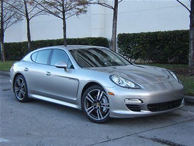 2013 porsche panamera s hybird.