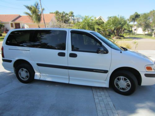 2005 chevrolet venture  handicap van 1owner