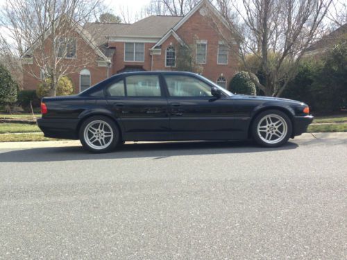 Beautifully maintained 2000 bmw 740i **everything works, runs great**