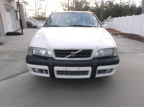 1999 Volvo XC70 Wagon V70, image 3