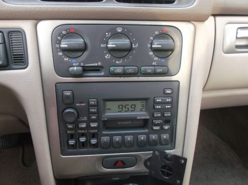 1999 Volvo XC70 Wagon V70, image 10