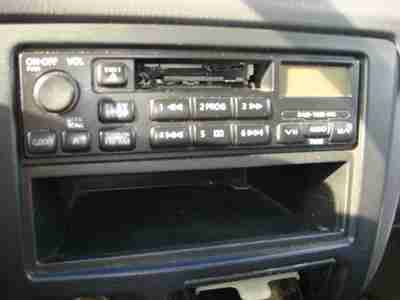 XE ABS Brakes Air Conditioning Anti-Brake System: 4-Wheel ABS Deep Tinted Glass, image 9