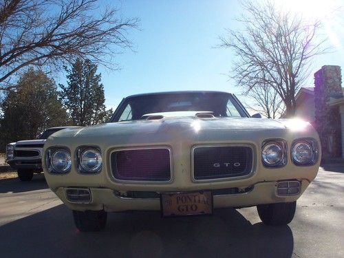 1970 gto, 400 engine runs great, looks good.