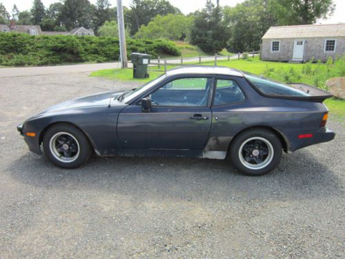 1984 porsche 944 base coupe 2-door 2.5l