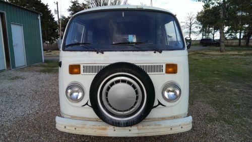 1974 Volkswagen Bus, image 2