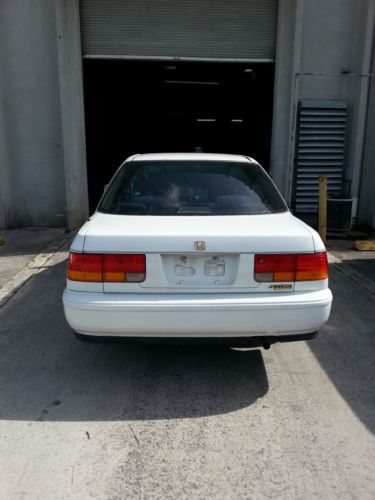 1993 Honda Accord 10th Anniversary Sedan 4-Door 2.2L, image 3