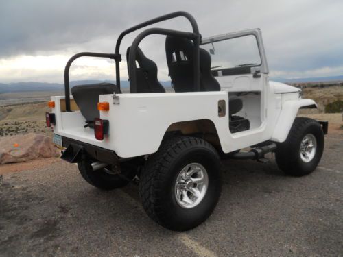 1976 Toyota FJ40 Land Cruiser 4x4, Lifted, 400 Chevy V8, Fiberglass body & More!, image 7