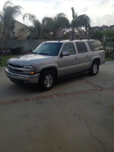Silver lt, fully loaded, excellent condition, rear dvd player, sun roof, 1500