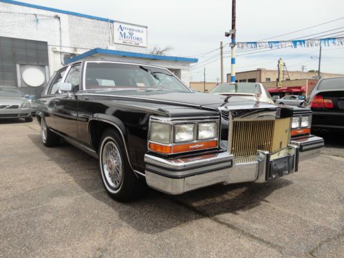 One owner 1989 cadillac fleetwood brougham with premiere roof only 84k miles!