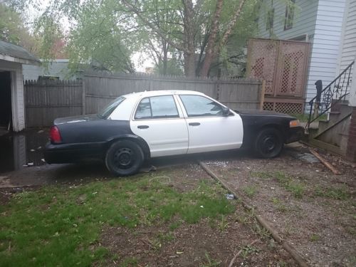 2006 ford crown victoria police interceptor sedan 4-door 4.6l