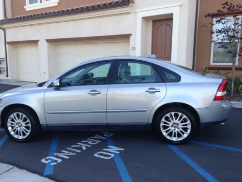 2007 Volvo S40 T5 AWD 6-Speed Manual Transmission, image 2