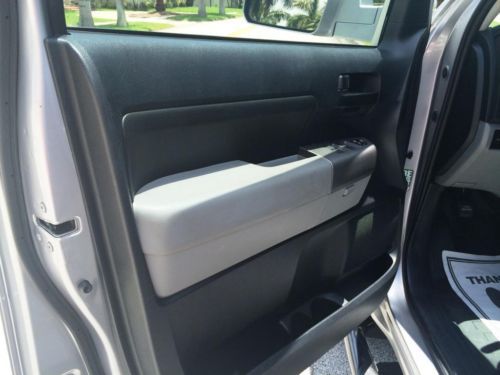 2010 TOYOTA TUNDRA DOUBLE CAB CUSTOMIZED ACCIDENT-FREE NON-SMOKER NO RESERVE, image 22