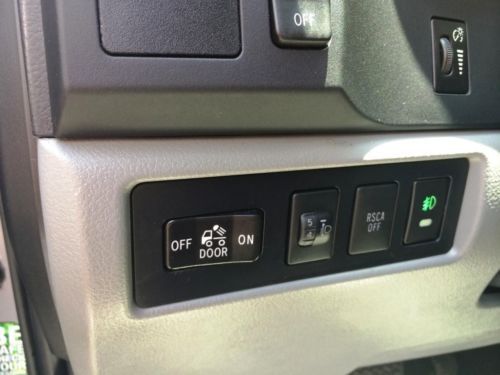 2010 TOYOTA TUNDRA DOUBLE CAB CUSTOMIZED ACCIDENT-FREE NON-SMOKER NO RESERVE, image 25