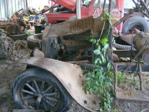 Great vintage display of transporation history / great fun restoration project