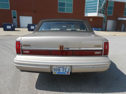 1993 Lincoln Town Car Signature Sedan 4-Door 4.6Lwoth 80K Low Miles, image 6