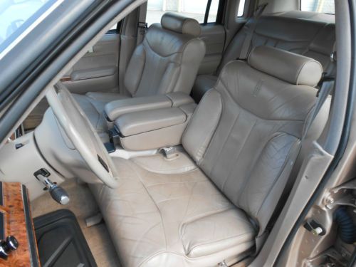 1993 Lincoln Town Car Signature Sedan 4-Door 4.6Lwoth 80K Low Miles, image 10