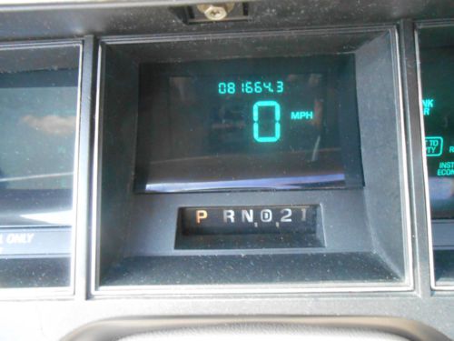 1993 Lincoln Town Car Signature Sedan 4-Door 4.6Lwoth 80K Low Miles, image 18