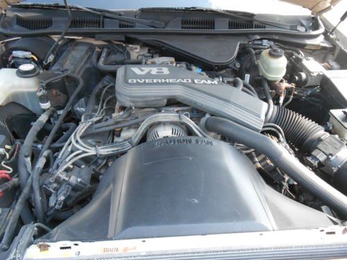 1993 Lincoln Town Car Signature Sedan 4-Door 4.6Lwoth 80K Low Miles, image 23